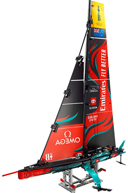 LEGO ® Technic Emirates Team New Zealand AC75 Yat 42174 - 18+