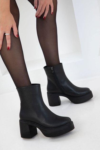 Black Women's Boots & Booties 20941