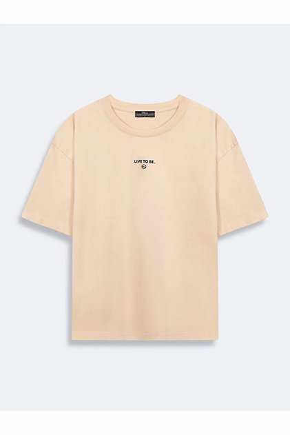 Tricou bej de bază cu mânecă scurtă și scris obișnuit