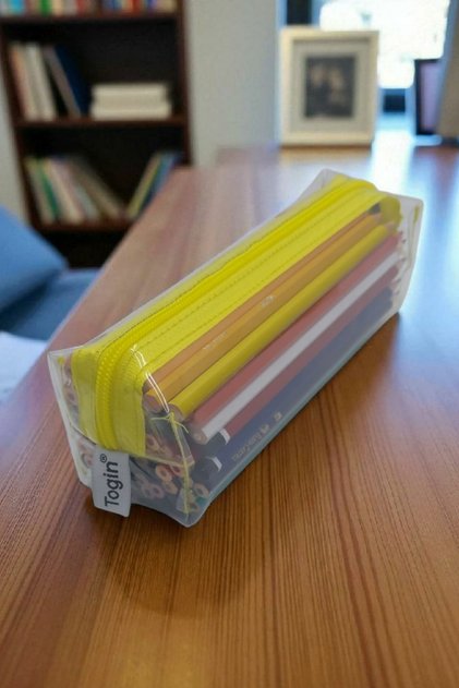 حافظة أقلام رصاص من البلاستيك الشفاف باللون الأصفر، حامل أقلام رصاص شفاف ذو مقصورة واحدة، حامل أقلام رصاص باللون الأصفر