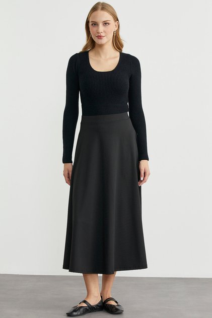Ribbed Knit Sweater with Snap Buttons at the Bottom - Black