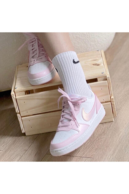 nike court borough pembe
