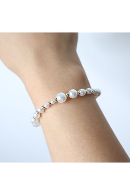 Selene Pearl Bracelet