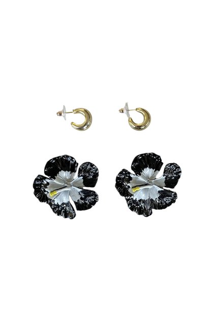 Flower and hoop earrings set