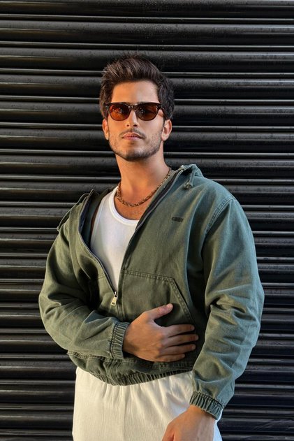 Men's Oversize Cut Pocket Zippered Hooded Denim Jacket