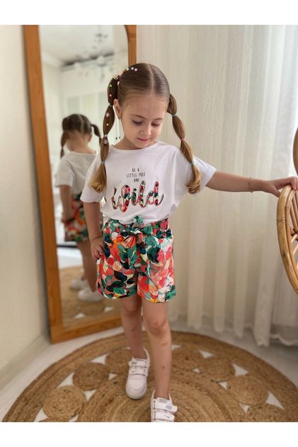 Girl's Flower-Patterned Shorts and White T-Shirt Double Set-Holiday