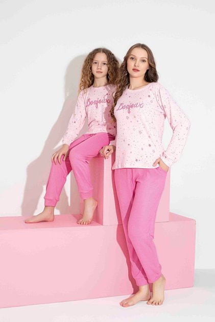 Women's Red Plaid Patterned Thermal Fabric Pajama Set Mother-Daughter Combination Should Be Added to the Cart Individually.