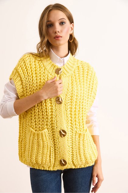 Women's Yellow Thick Knitted Cardigan with Large Buttons Hrk-19000382