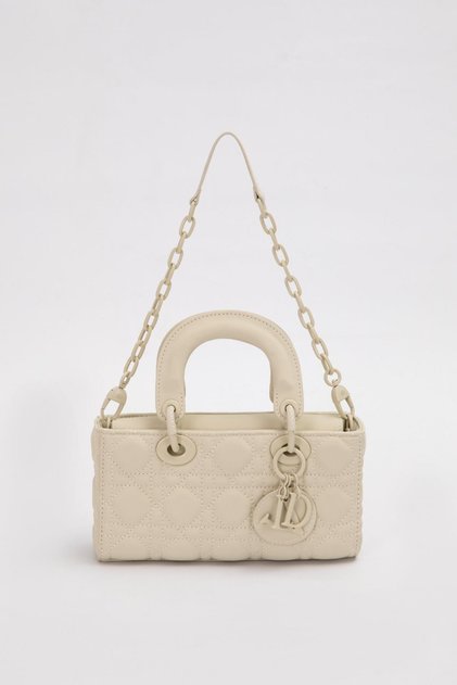 Quilted Handbag with Cream Chain Accessories