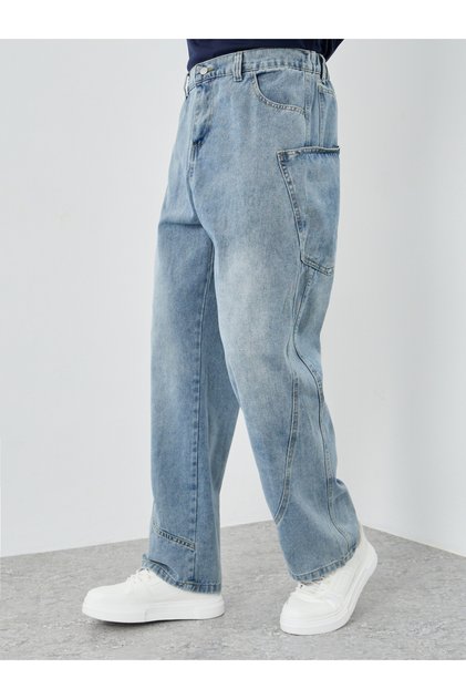 Men Cloud Wash Relaxed Fit Panelled Jeans