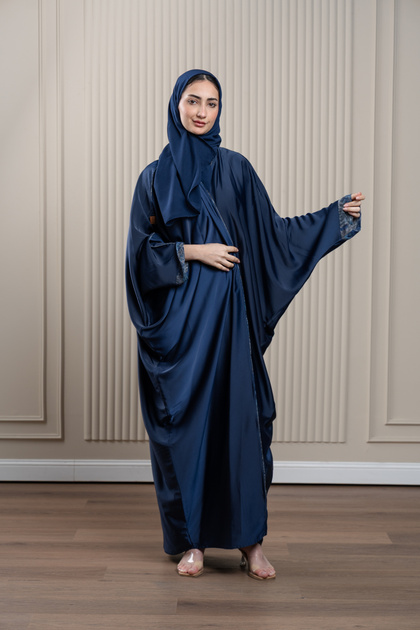 Lavinia women abaya, colored bisht, wrapped, lined, patterned piping.
