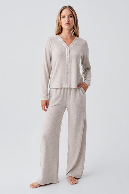 Long Sleeve Buttoned Flexible Soft Textured Viscose Pajama Set