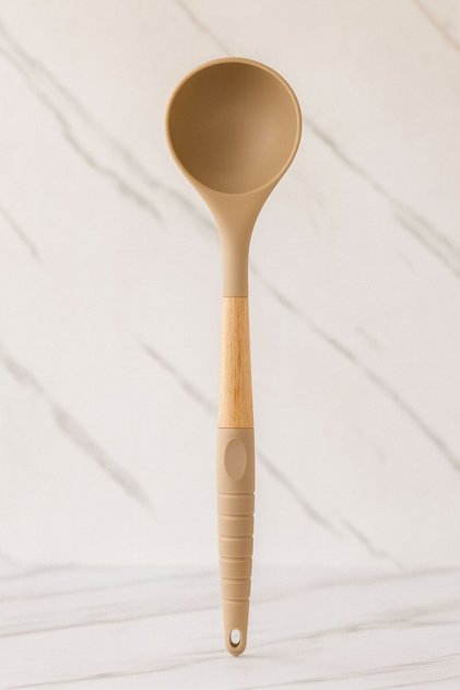 Heat Resistant Fireproof Non-Stick Silicone Serving Dish with Bamboo Handle (1 Piece Will Be Sent)