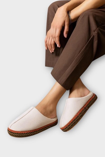Embroidered High-Sole Dowry Bundle Women's House Slippers with Fur Inside Beige