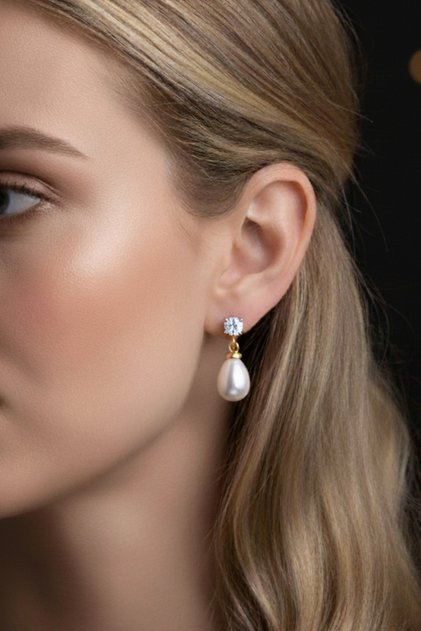 Tektaş Damla İnci Küpe 925 Ayar Gümüş 14K Gold Renk | 7x9 mm Damla İnci, 4 mm Tektaşlı