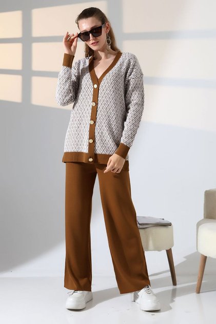 Women's Cinnamon Brown V-Neck Buttoned Cardigan and Pants Top and Bottom Knitwear Set
