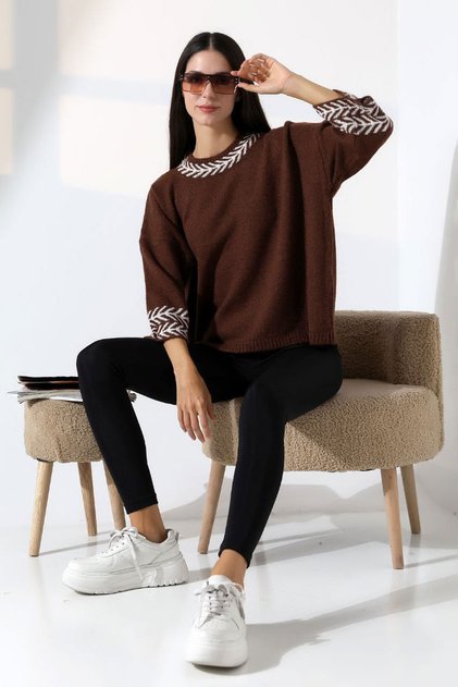 Women's Bitter Brown Crew Neck Patterned Knitwear Sweater