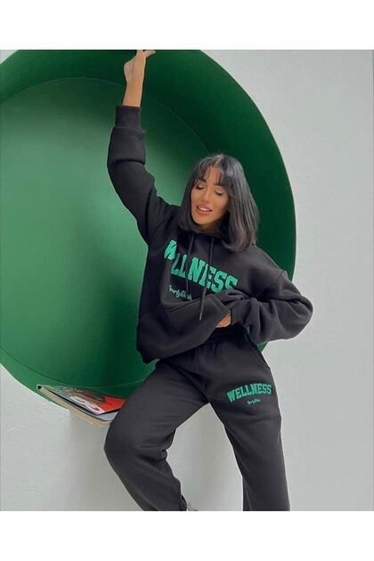 Wellness Sporty & Rich Printed Oversize 3 Thread Tracksuit Set