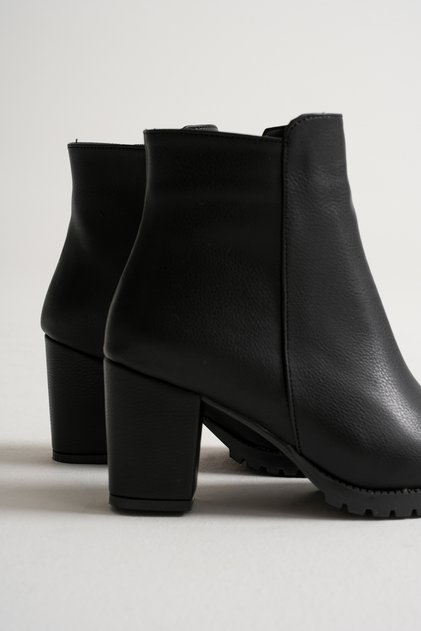 Casual Stylish Slim Zippered Short Women's Boots