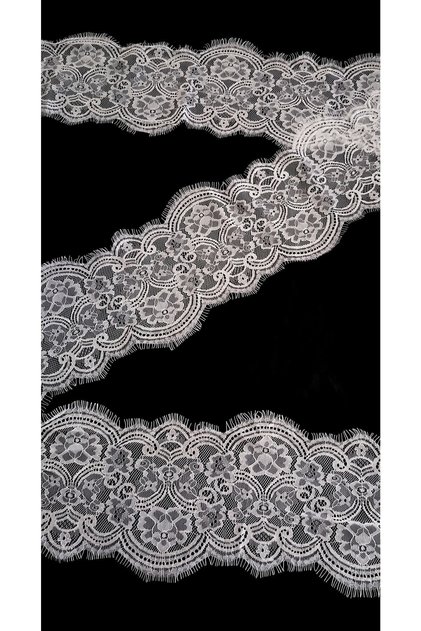 White Intermediate Beard Lace (3 Meters)