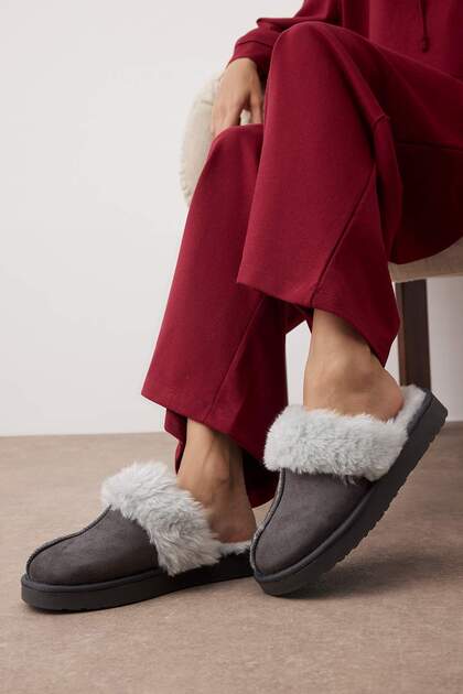Trendyolmilla Shoes Gri Süet Peluş Kürk Detaylı Kadın Terlik