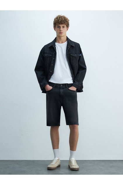 Jarvis Relaxed Fit Jean Mid-Rise Bermuda