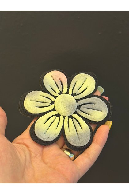 9 cm Iron-On Embossed Flower Arma Blue