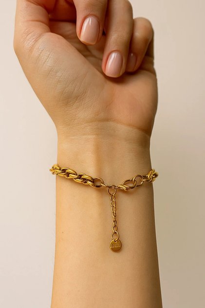 Chain Bracelet Adds Value to Your Style Bracelet