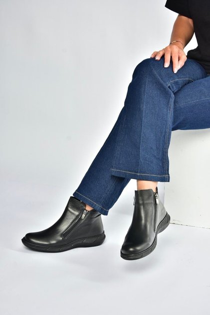 V398577603 black genuine leather women's boots