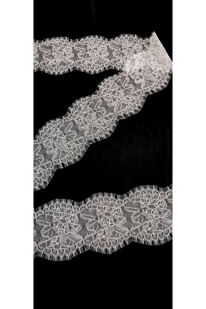 White Intermediate Beard Lace 12 Cm (3 Mt)