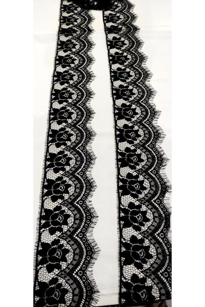 Black Bearded Lace Flower Pattern (3 Mt)