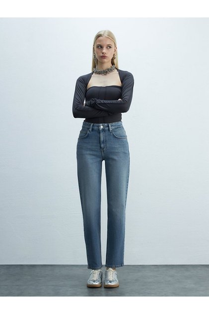 New Wanda Straight Leg Relaxed Fit Jean Pants