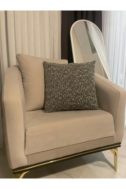Retro Look Tasseled Throw Pillow Cover