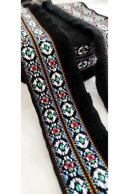 Special Double Row Ethnic Patterned Black Tassel Ribbon
