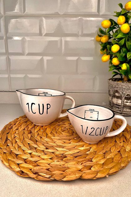 Set of 2 Measuring Cups 250/500 ml