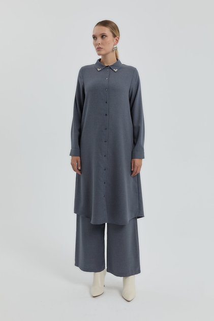 Yaka Aksesuarlı Tunik Gri