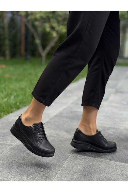 Black Leather Lace-Up Women's Casual Shoes