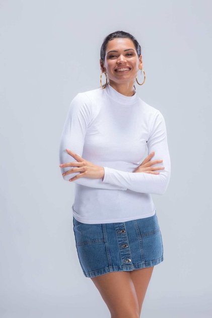 بلوزة سادة بأكمام طويلة