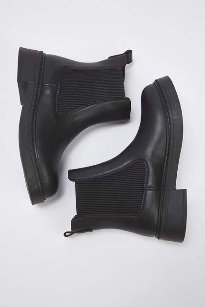 Black Elastic Women's 4 cm Sole Chelsea Boots
TAKAW26BO00055
