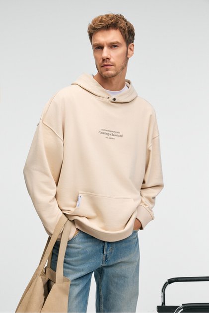Clay Men's 100% Cotton Hooded Snap Fastener Printed Pocket Ornamental Label Cream Sweatshirt
