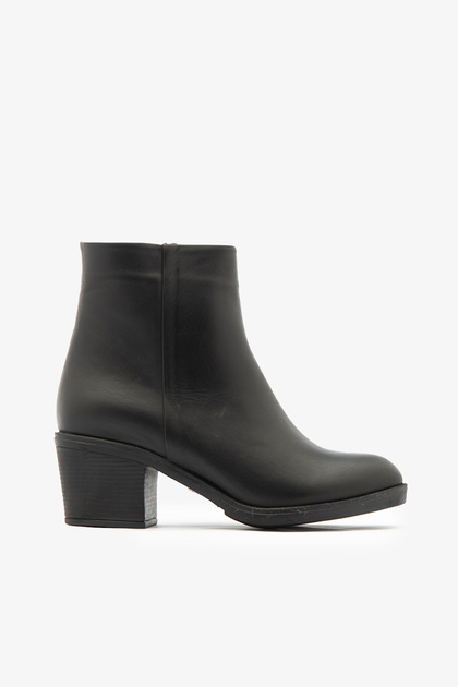 Black Genuine Leather Side Zipper Heeled Women's Boots