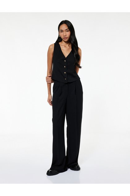 Bürümcük Fabric Textured V-Neck Buttoned Vest