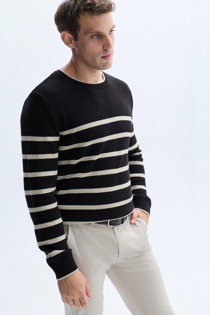 Men's Black Striped Crew Neck Knit Sweater