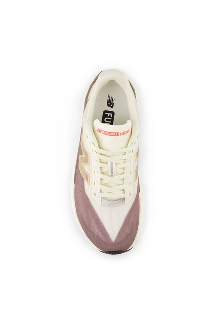 New Balance FuelCell Rebel V5 Kadın Bej Koşu Ayakkabısı WFCXLJ5
