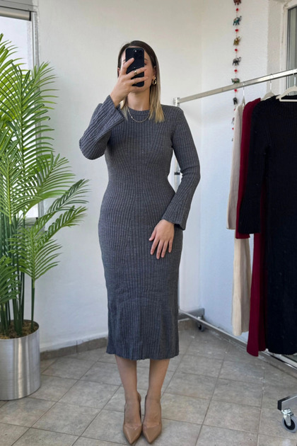 a grey dress in spanish Kubos Moda Knee-Length Crew Neck Sleeve Gray Knitwear Dress- Trendyol GUESS_TOP VESTITI E TUTE_DONNA