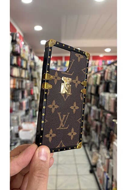darkpower Apple İPhone 15 Louis Vuitton Gold Kasalı Deri Kılıf
