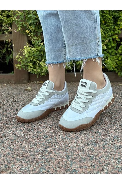 Women's Lace-Up Colorful Sole Sneaker Walking Shoes
