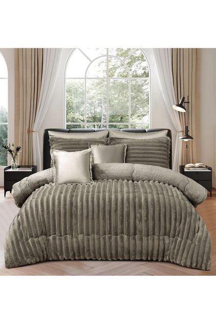 Winter velvet striped bedspread with elegant and engraved designs for two people, 7 pieces