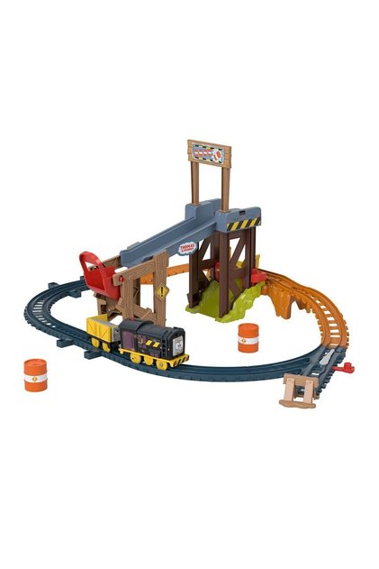 Thomas Construction Set Lifts And Loads Cargo With Diesel