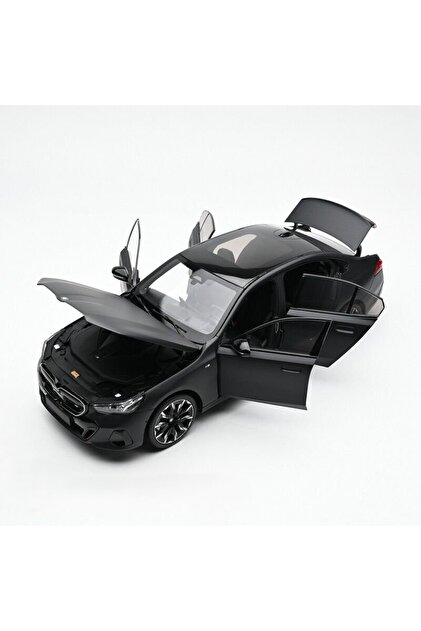 Minichamps 1:18 BMW 5-SERIES i5 (G60) 2023 Matt Grey (110023401